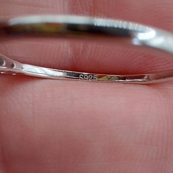 925 Sterling Silver Green Oval CZ ring - Picture 10 of 10